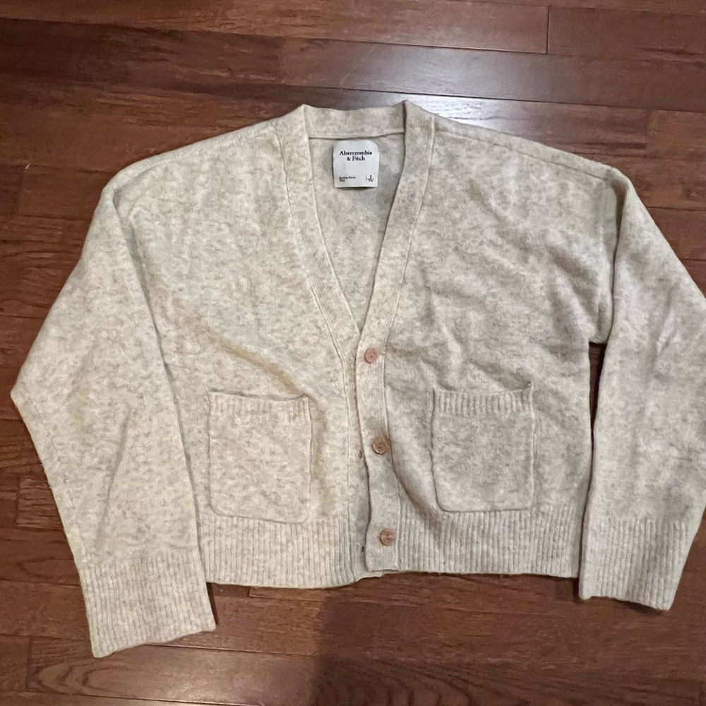 Abercrombie Cropped Cardigan